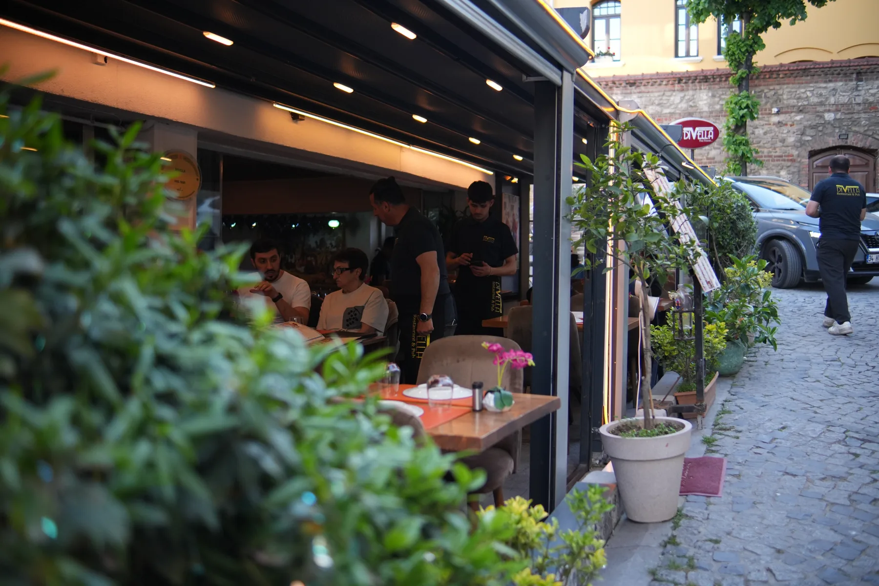 Divella Bistro exterior and garden near Topkapi Palace in Sultanahmet