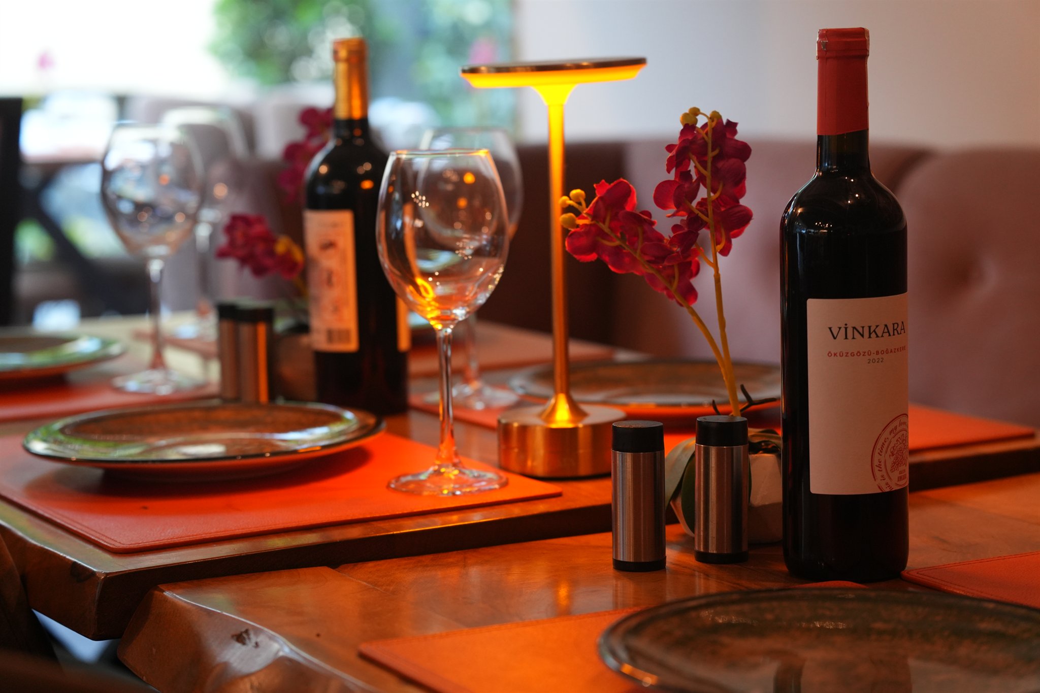 Divella Bistro indoor and garden dining atmosphere