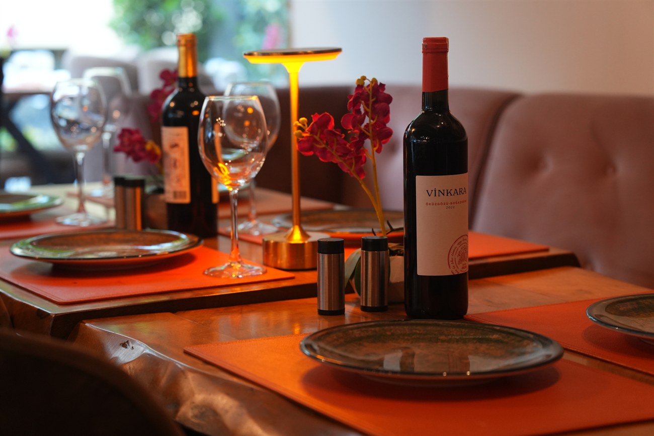Divella Bistro Restaurant dining detail in Sultanahmet