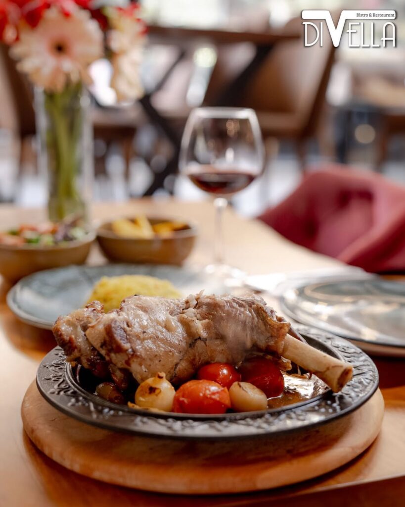 An ideal restaurant for boutique group dinners.